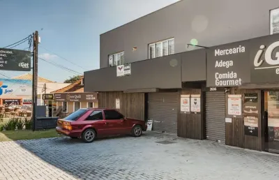 Ponto comercial com 2 salas para alugar na Avenida Manoel Ribas, 2632, Mercês, Curitiba