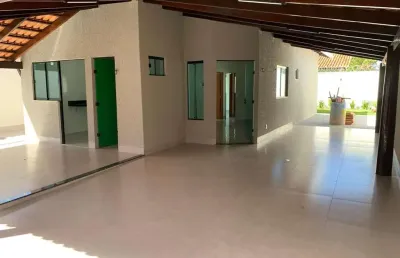 Casa à venda – 3 quartos (1 suíte), garagem para 4 carros, churrasqueira e muito mais!