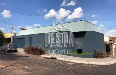 Casa com 3 quartos à venda na Vila Camargo, Bauru 
