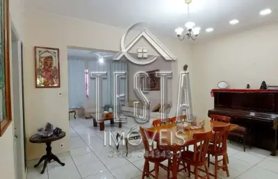 Otima casa 3 quartos no altos da cidade, ótima localidade para comércio,  clínicas etc, com saída para rua dos fundos