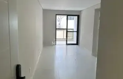 Apartamento com 02 quartos sendo 01 suíte localizado em coqueiros - florianópolis - sc.