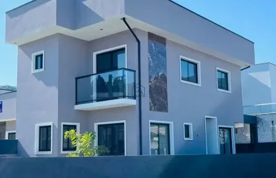 Casa com 03 quartos sendo 01 suíte 03 bwc localizado em potecas, são josé - sc.