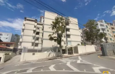 Apartamento com 03 quartos 01 bwc localizado em coqueiros florianópolis sc.