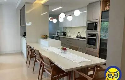 Apartamento com 04 quartos sendo 04 suítes 05 bwc localizado no córrego grande florianópolis sc.