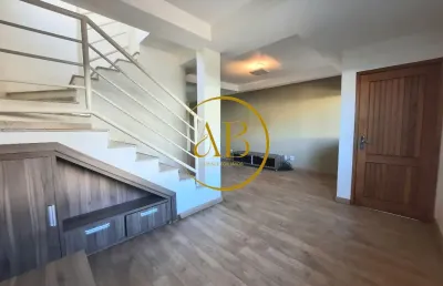 Excelente casa num ótimo condomínio fechado com lazer completo