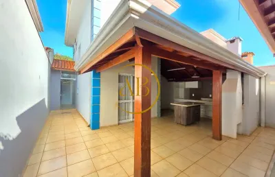Linda casa em condomínio fechado com lazer completo para a sua família