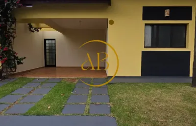 Linda casa para locação em condomínio fechado completo. localização privilegiada