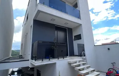 Casa à venda na Avenida das Açucenas, Portais (Polvilho), Cajamar