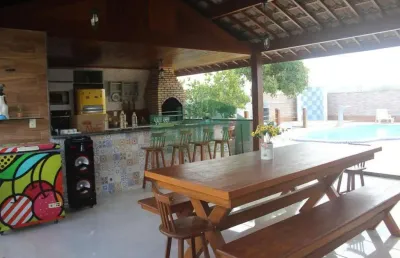 Casa com 5 quartos à venda na Avenida Themístocles Torres Resende, Bairro Novo, Gravatá