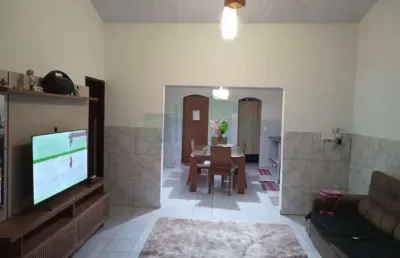 Casa à venda na Avenida Cícero Batista de Oliveira, Santa Luzia, Gravatá