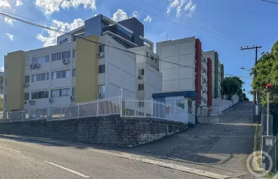Encontre a tranquilidade de um lar no estreito, em florianópolis
