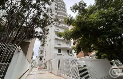 Descubra o conforto e a segurança em um espaçoso apartamento no centro de florianópolis