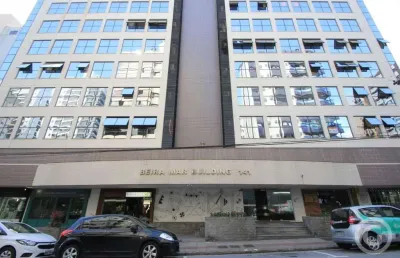 Sala comercial no centro de florianópolis com vaga coberta