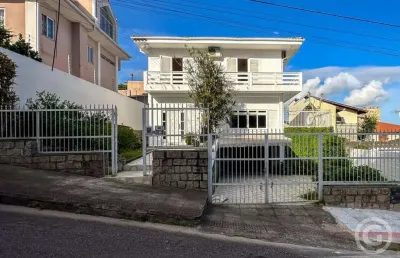 Casa com 4 quartos para alugar na Rua Papa João XXIII, 262, Coqueiros, Florianópolis