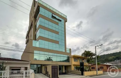 Sala comercial espaçosa, em santo amaro da imperatriz, ideal para seu negócio