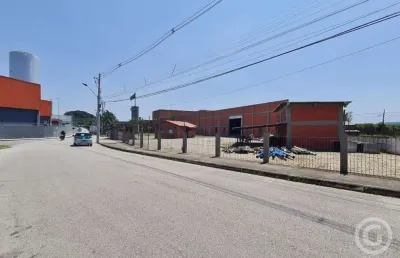 Galpão comercial em biguaçu: solução logística em localização estratégica