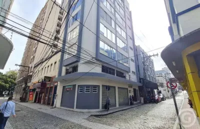 Prédio comercial para alugar no centro de florianópolis: espaço e localização privilegiada