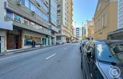 Loja ampla e estratégica no centro de florianópolis - ideal para o seu negócio prosperar
