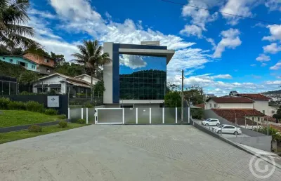 Sala comercial espaçosa em florianópolis: ideal para expandir seu negócio