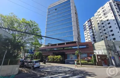 Sala comercial no centro de florianópolis com vaga coberta: excelente para elevar o seu negócio
