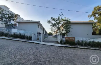 Descubra o conforto e a segurança em forquilhas com esta encantadora casa semimobiliada