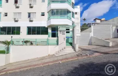 Apartamento espaçoso em coqueiros, ideal para sua família