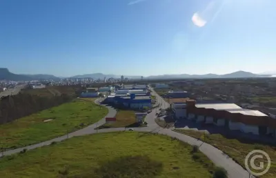 Galpão estratégico com ampla capacidade de carga em palhoça