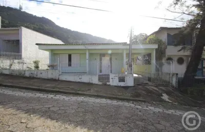 Descubra o conforto e a praticidade nesta espaçosa casa em trindade