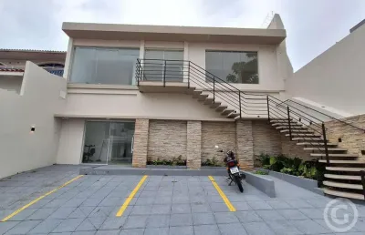 Excelente oportunidade comercial em coqueiros, com vista para o mar