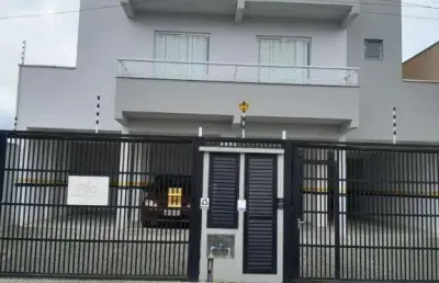 Apartamento perto do mar(ótimo preço)suíte + 1, sacada com churras