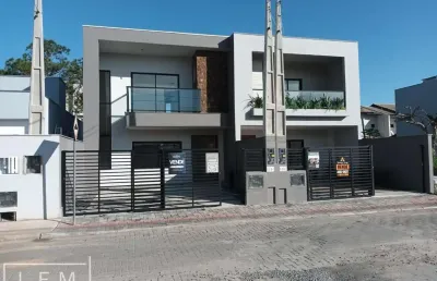 Casa com 3 quartos à venda na Rua Dos Pinus, 350, Itacolomi, Balneário Piçarras