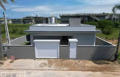 Casa com 3 quartos para alugar na Rua Vereador Alfredo Lino Dos Santos, 800, Santo Antônio, Balneário Piçarras
