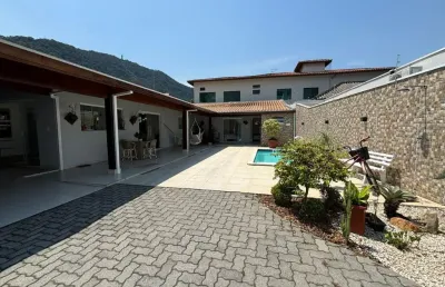 Casa com 4 quartos à venda no Centro, Caraguatatuba 