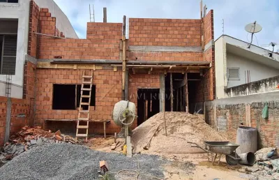 Casa com 4 quartos à venda na rua amarílio bicalho, --, jardim burle marx, londrina por r$ 780.000