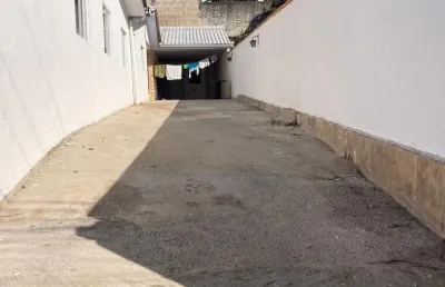 Casa com 2 quartos para alugar na Rua Guilherme Socher, 367, Roça Grande, Colombo