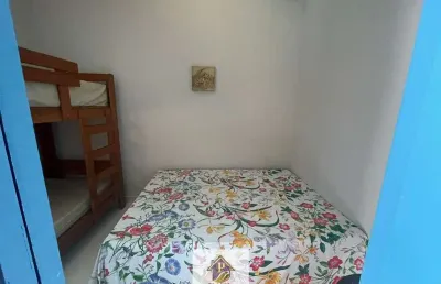 Apartamento a 200 metros da praia do sapê em condomínio completo