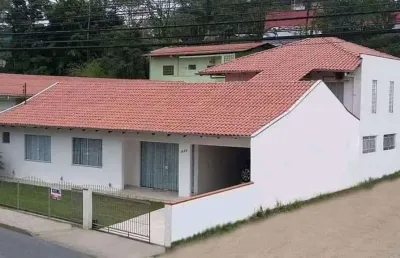 Casa com 3 quartos à venda na rua pomerode, 1620, salto do norte, blumenau, 280 m2 por r$ 890.000