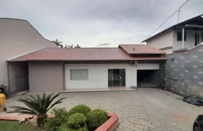 Casa com 3 quartos à venda na rua tapuia, 67, itoupava central, blumenau, 150 m2 por r$ 690.000
