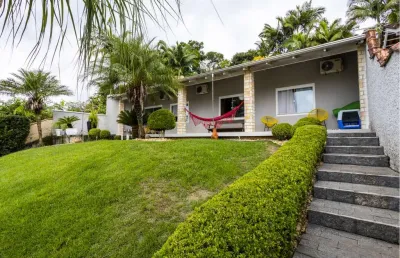 Casa com 3 quartos à venda na rua carlos roesel, 615, itoupava central, blumenau, 217 m2 por r$ 950.000