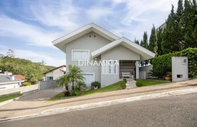 Casa com 3 quartos à venda na rua pau brasil, 109, itoupava central, blumenau, 240 m2 por r$ 1.690.000
