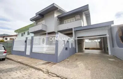 Casa com 4 quartos à venda na rua são pedro, 195, garcia, blumenau, 220 m2 por r$ 2.300.000