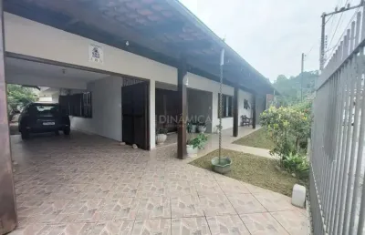 Casa com 6 quartos à venda na rua paranaguá, 38, garcia, blumenau, 270 m2 por r$ 900.000