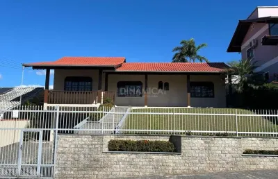 Casa com 3 quartos à venda na rua gerson valdir bressanini, 39, badenfurt, blumenau, 195 m2 por r$ 830.000