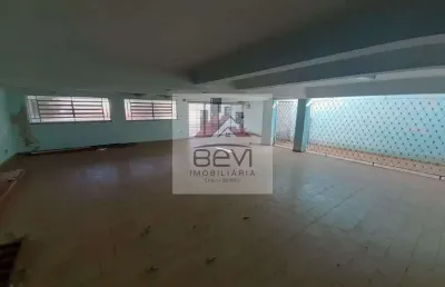 Casa localizada no centro da cidade, 396,72 m². oportunidade!