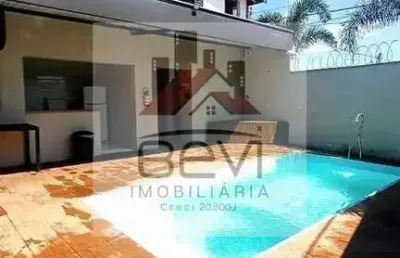 Casa  3 dormitórios, suíte, piscina e churrasqueira e 3 vagas