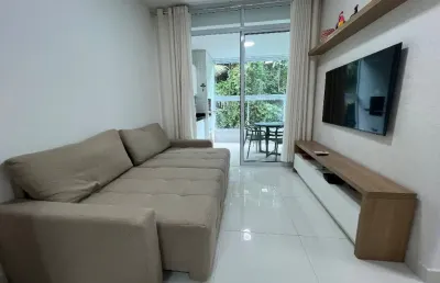 Apartamento à venda na praia da toninhas com sacada gourmet e vista privativa verde prédio novo com piscina e churrasqueira