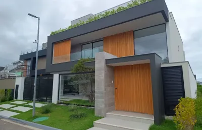 Casa triplex com 4 suítes, à venda no condomínio sandlake residencial, localizado no recreio dos bandeirantes com segurança 24 horas !!!