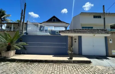 Linda casa a venda  no centro de vargem grande, 3 quartos 1 suítes, piscina, sótão, churrasqueira e sauna !