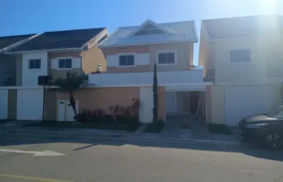 Linda casa  a venda em vargem pequena com 5 quartos 4 suítes, 1 quarto no terreo em cond. clube !