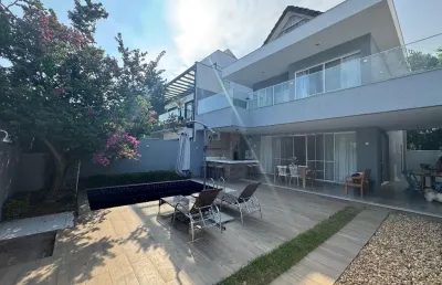 Linda casa à venda no condomínio art life com 3 suítes , sala 3 ambientes, piscina, churrasqueira em um belíssimo cond. clube !